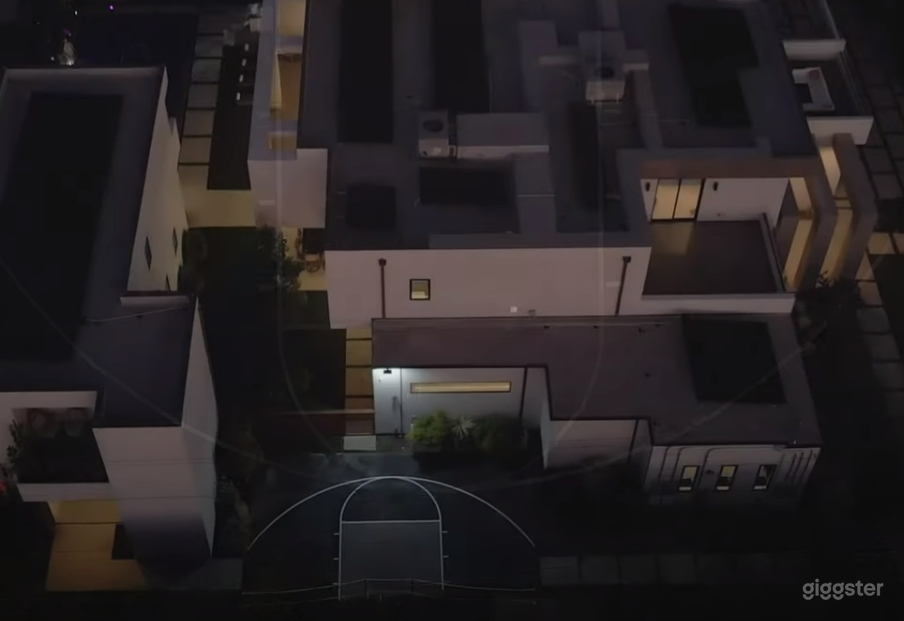 Half Court Basketball in a state-of-the-art home Photo 3