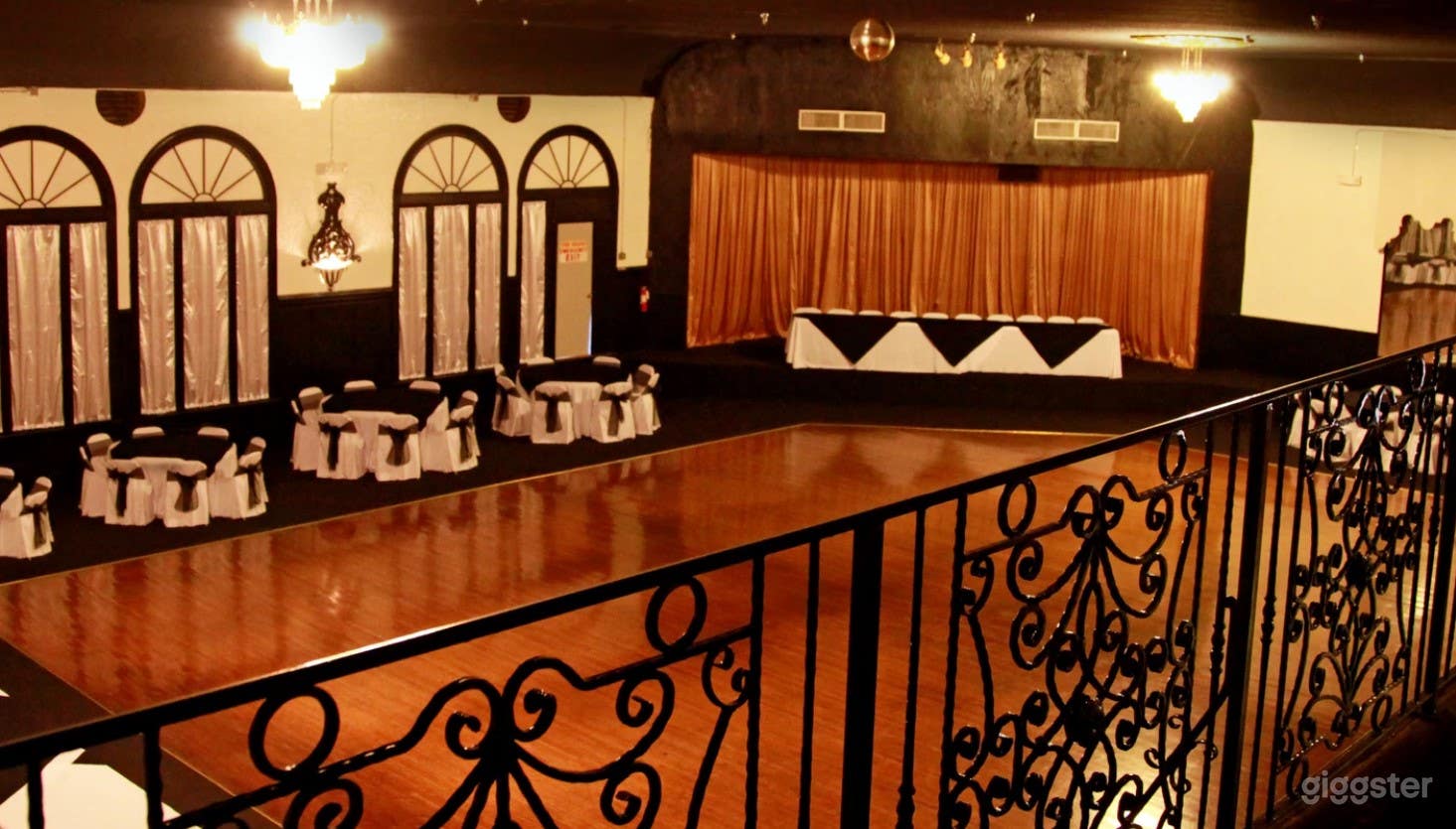 Large Banquet Hall for Events in Montebello Photo 2