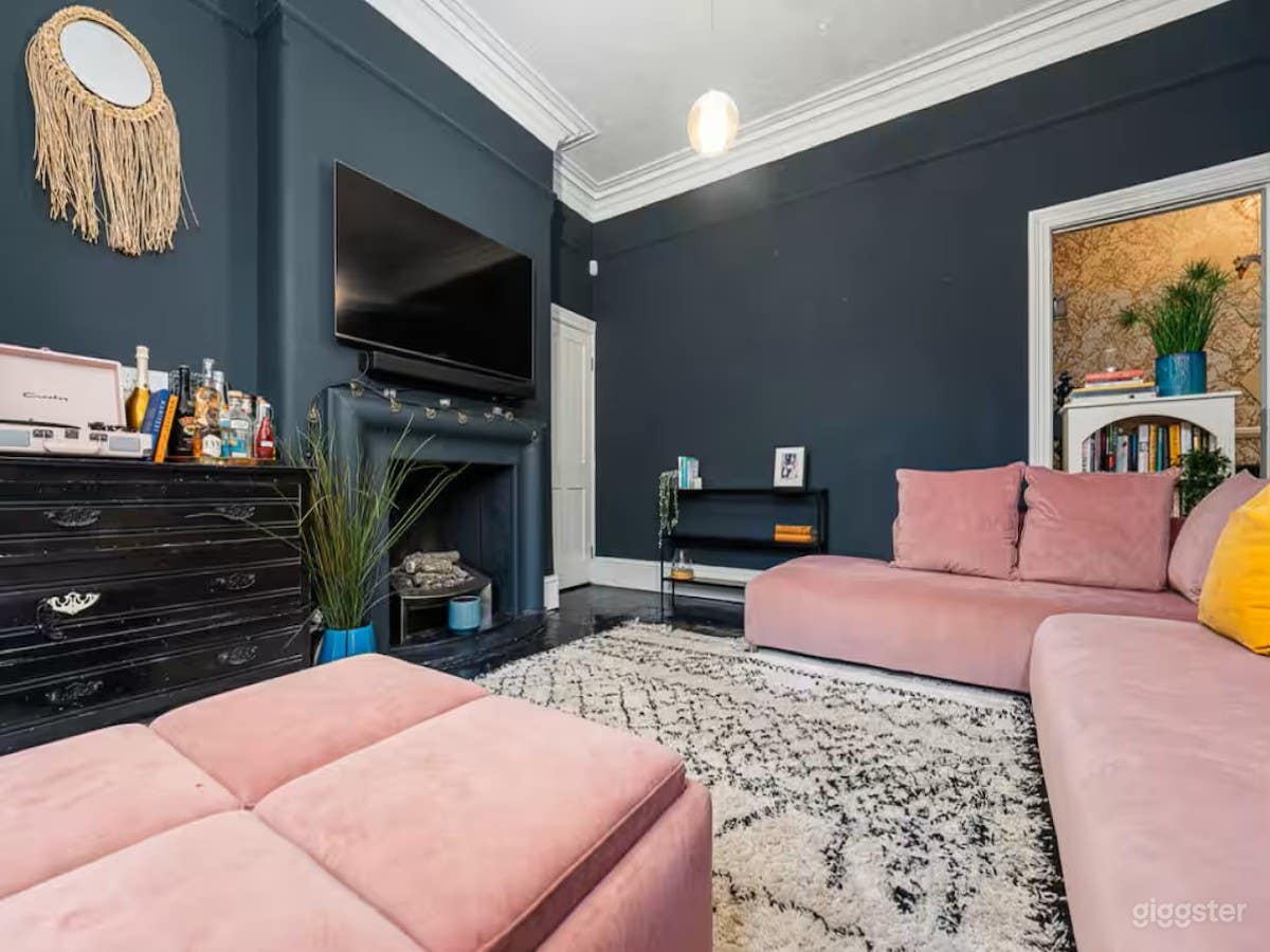 Stylish, Spacious City Hideaway - Sleeps up to 10 Photo 2