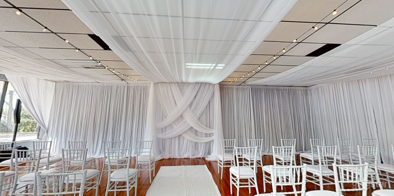 Polished Ceremony Room with Windows in Clearwater Photo 3