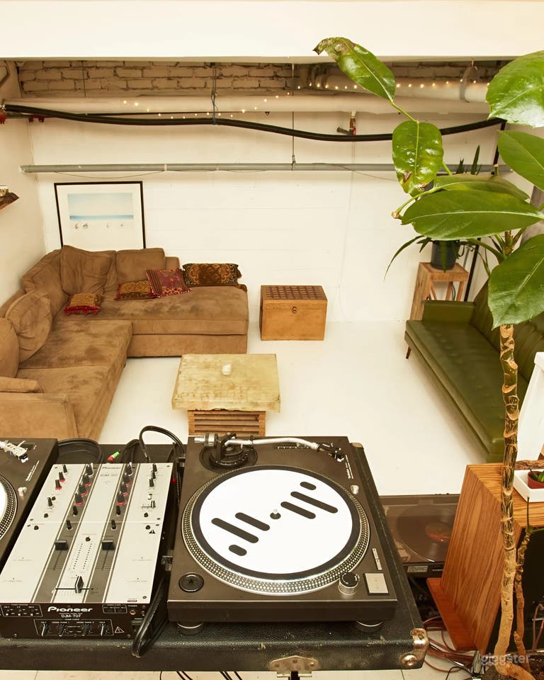  Vibrante Loft Creativo en Toronto y Estudio de Producción Musical (BUY 
