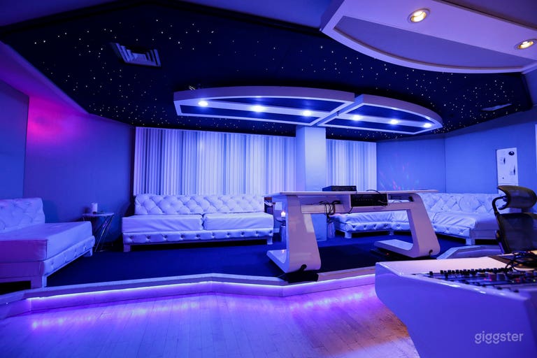  Legendary Studio perched atop Times Square NYC 