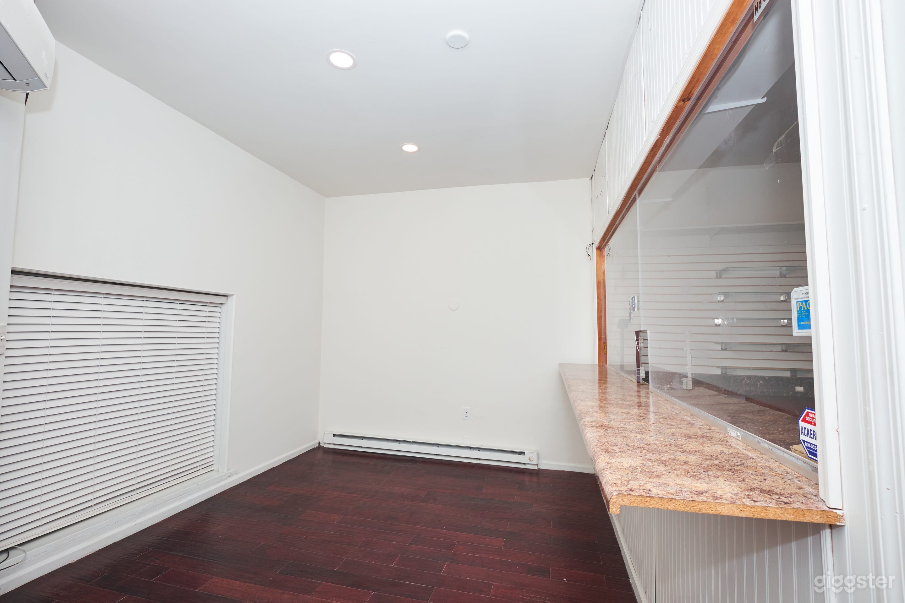 Retail Space with Large Display Window Photo 4