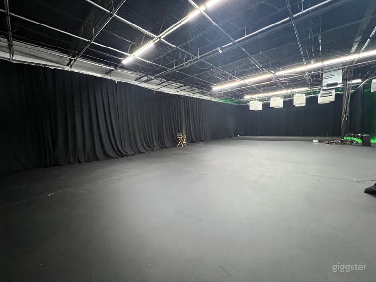  Large Green Screen - 3 Wall Chroma Key in Atlanta 