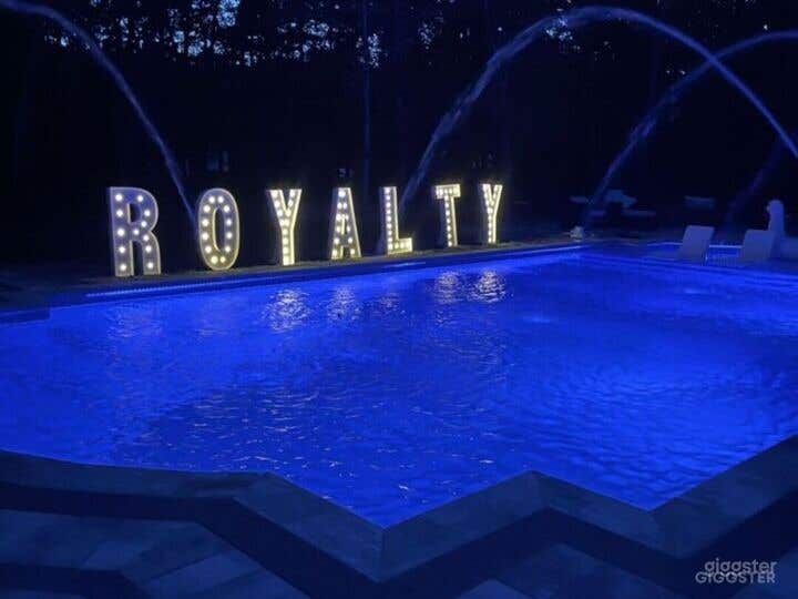  Pool in HOUSE OF ROYALTY 