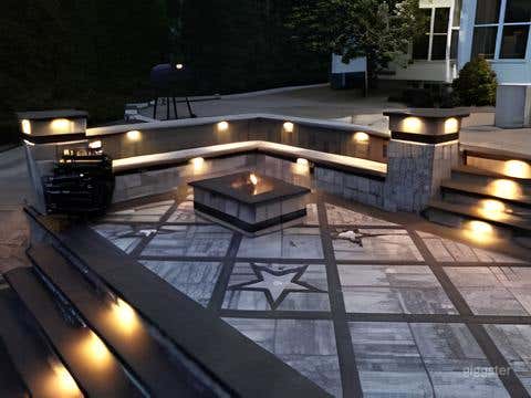 Pool in HOUSE OF ROYALTY Photo 4