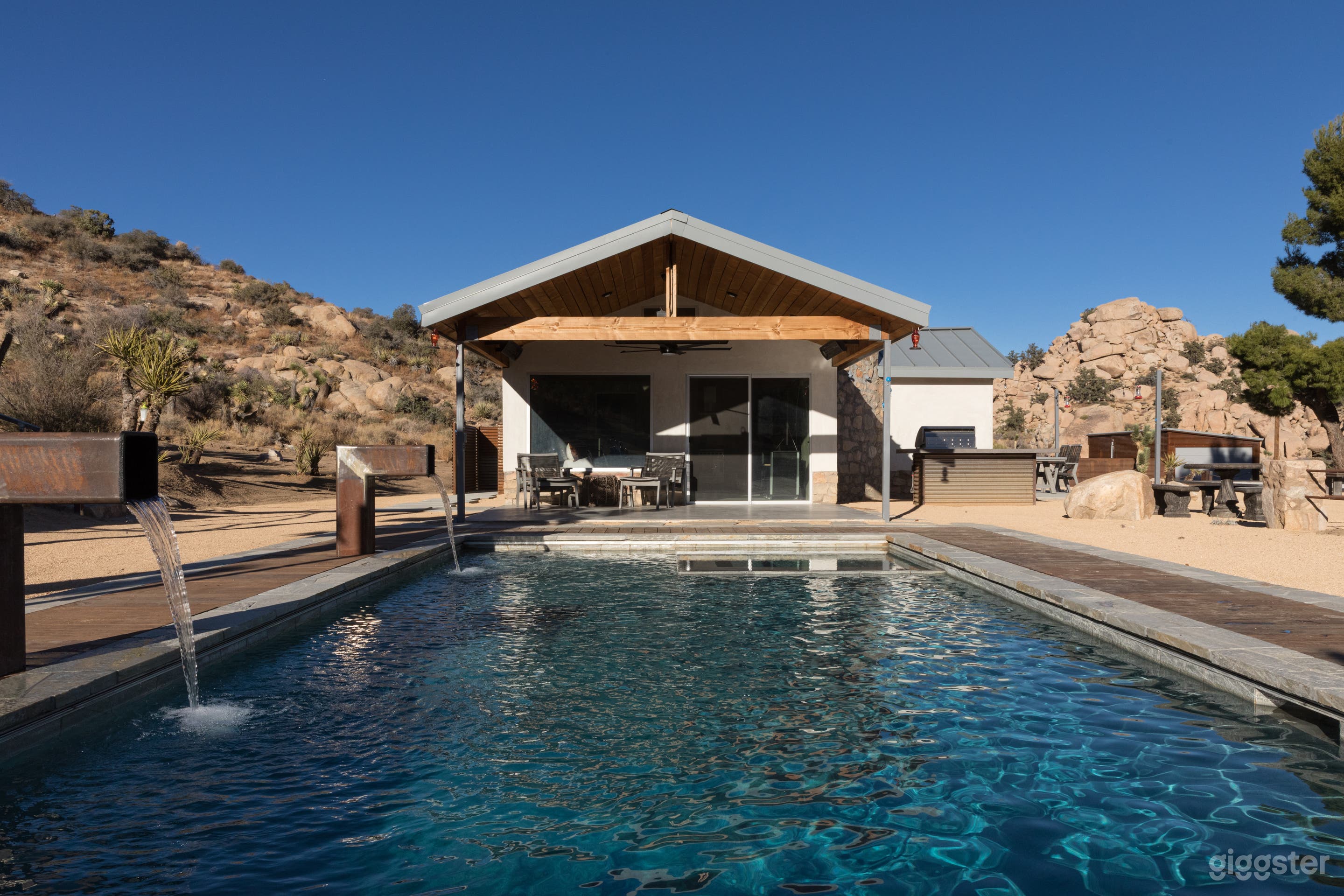 Unexpected-Secluded Desert Oasis Photo 1