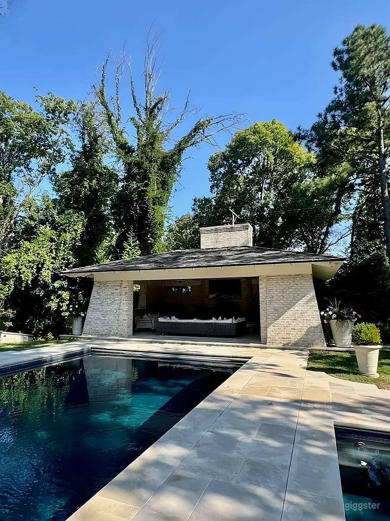  Backyard Luxury Pool Estate 