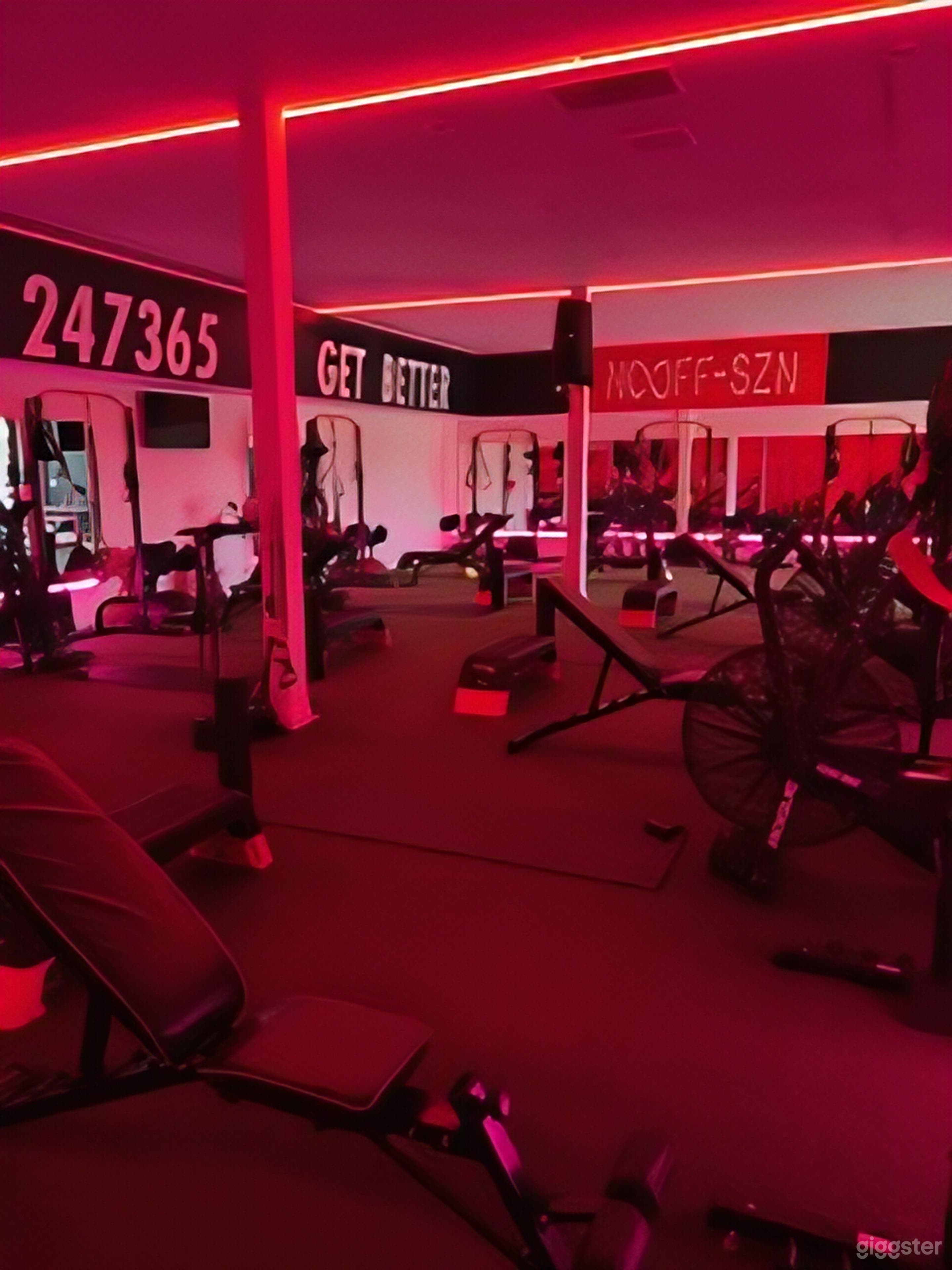 Neon LED Fitness Studio Photo 4
