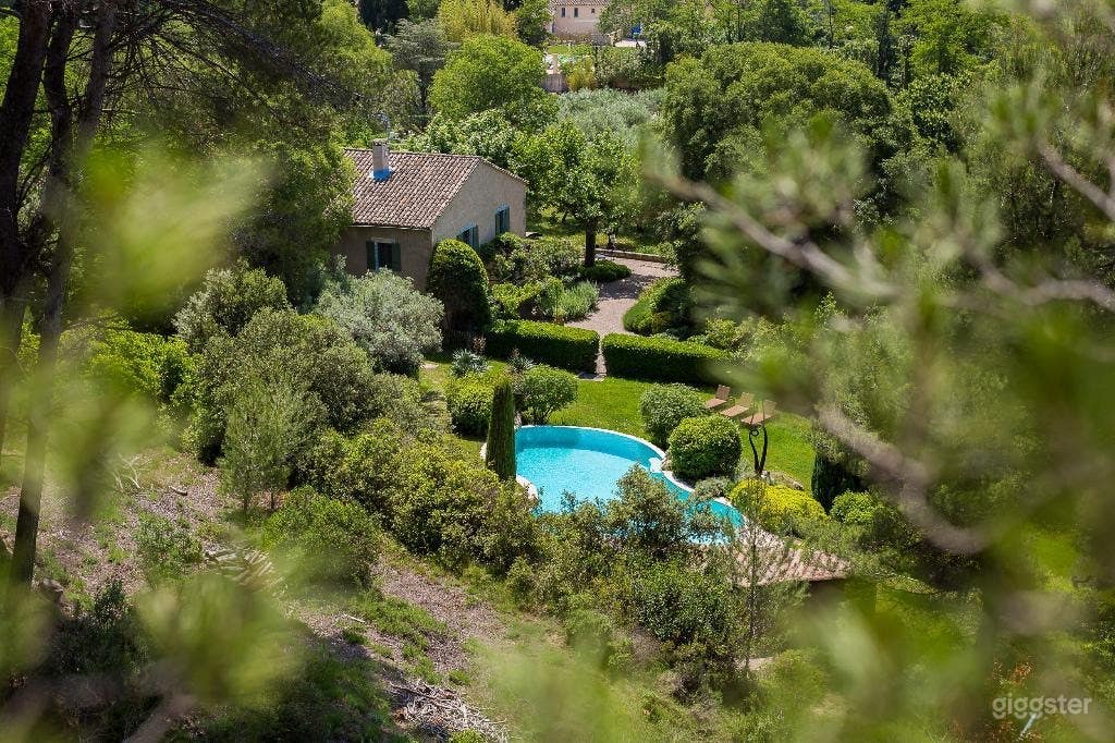 Photo de Ferme traditionnelle au cœur de la Provence ! 3