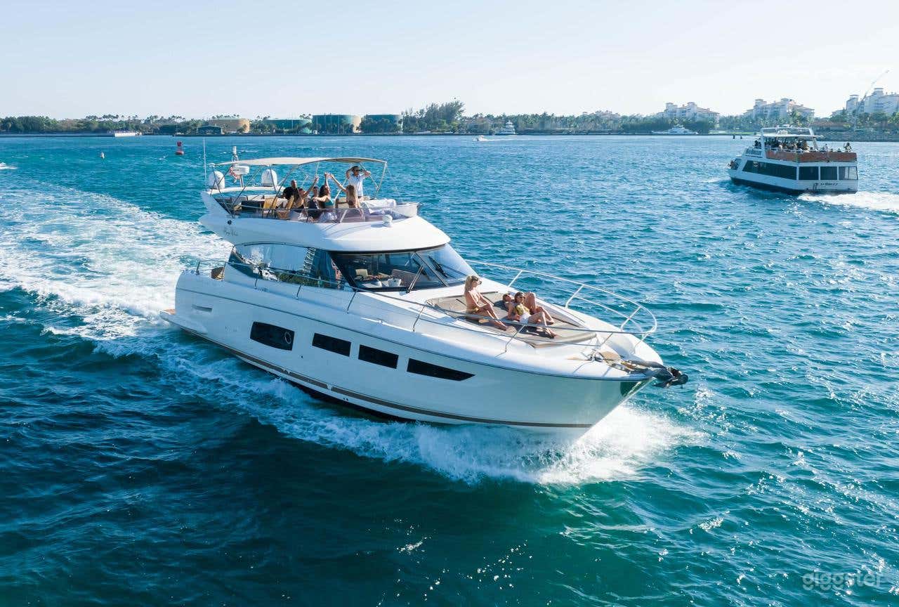 60FT Prestige Yacht Photo 3