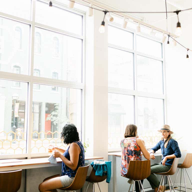  Versatile Workshop Space for Events and Gatherings 