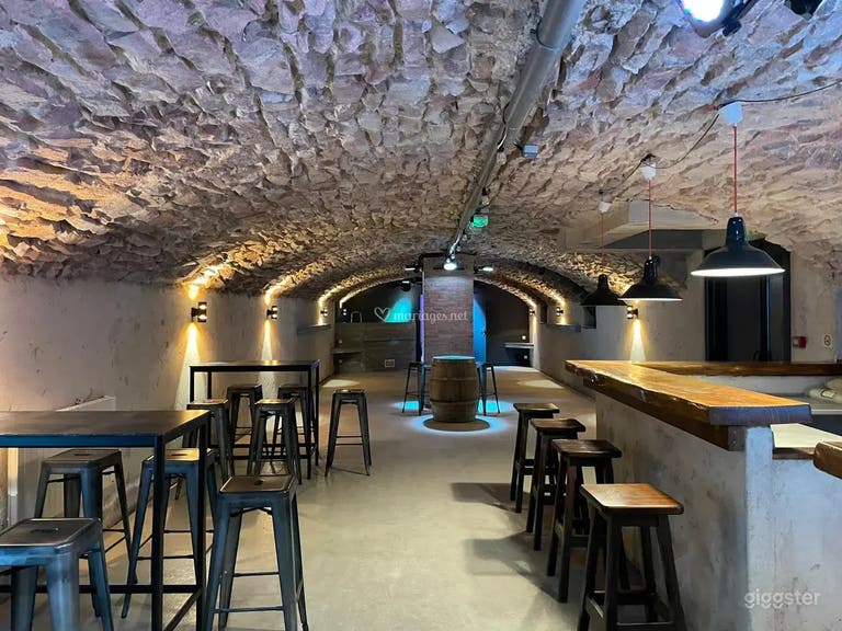  Cellar: La cave voûtée 