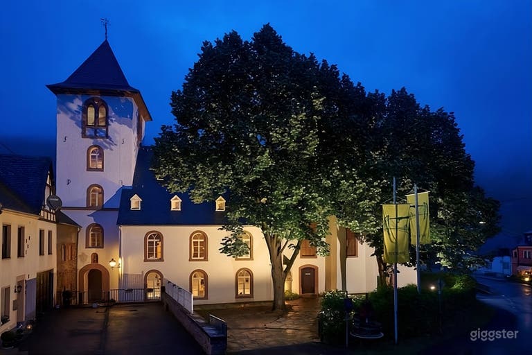  Historische Kirche in modernem Gewand 