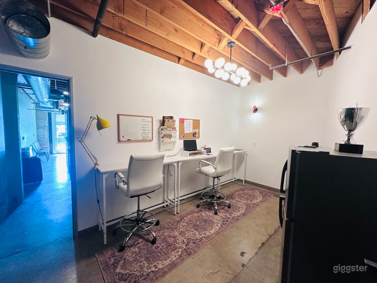  Back private office can be used to multi needs. Kitchen and bathroom located here too. 