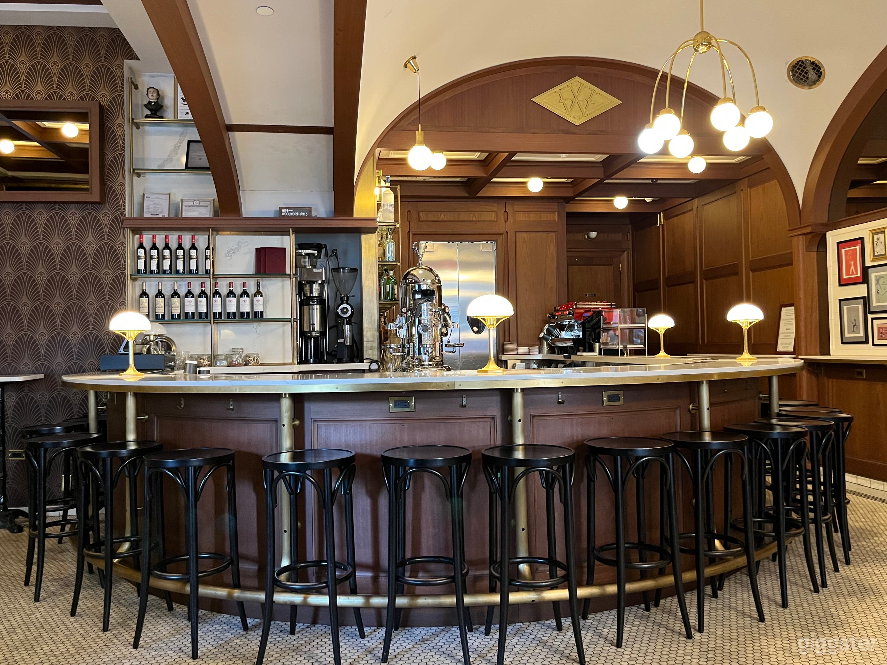 Vintage Coffee &amp; Cocktails Bar Photo 3