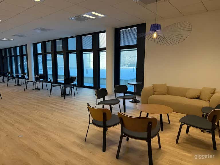  Espace événementiel lounge lumineux et moderne 