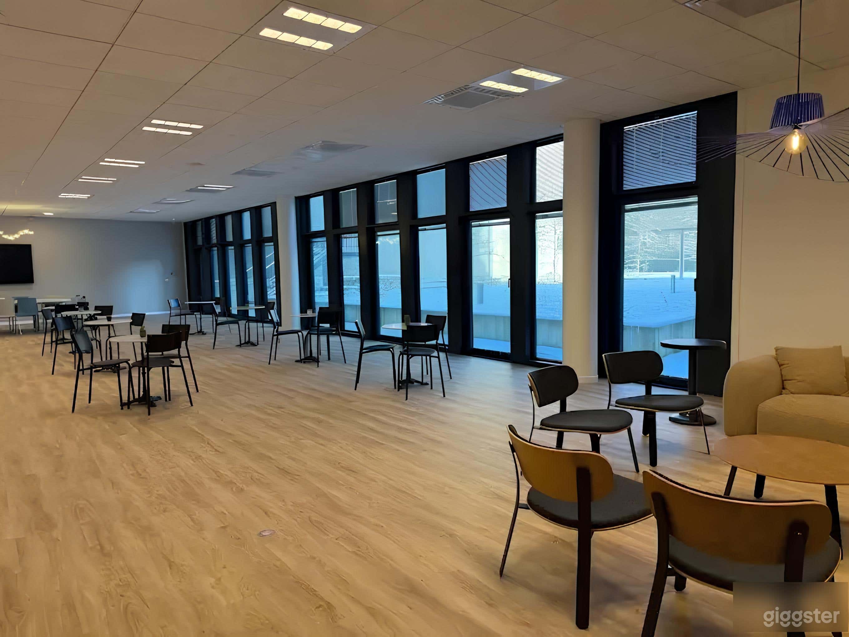 Espace événementiel lounge lumineux et moderne Photo 1