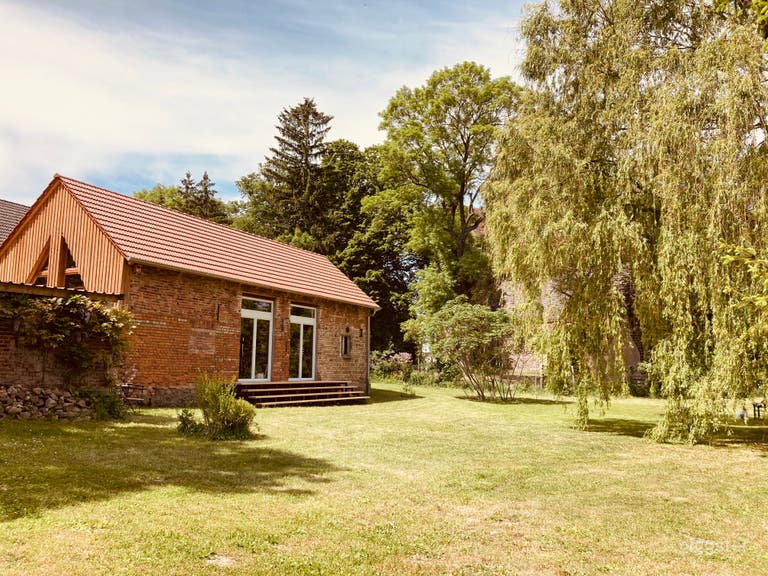  Exclusive Barn & Garden Wedding Venue in Märkische Schweiz 