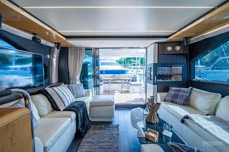  Magnificent 68' Azimut Fly  