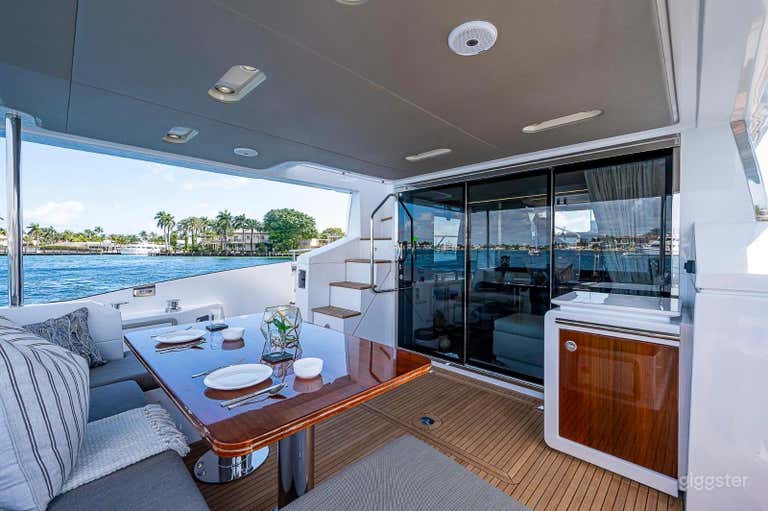  Magnificent 68' Azimut Fly  