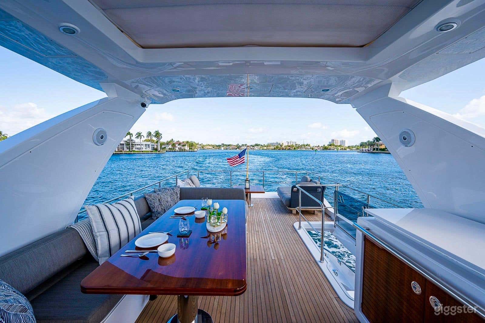 Magnificent 68' Azimut Fly  Photo 3