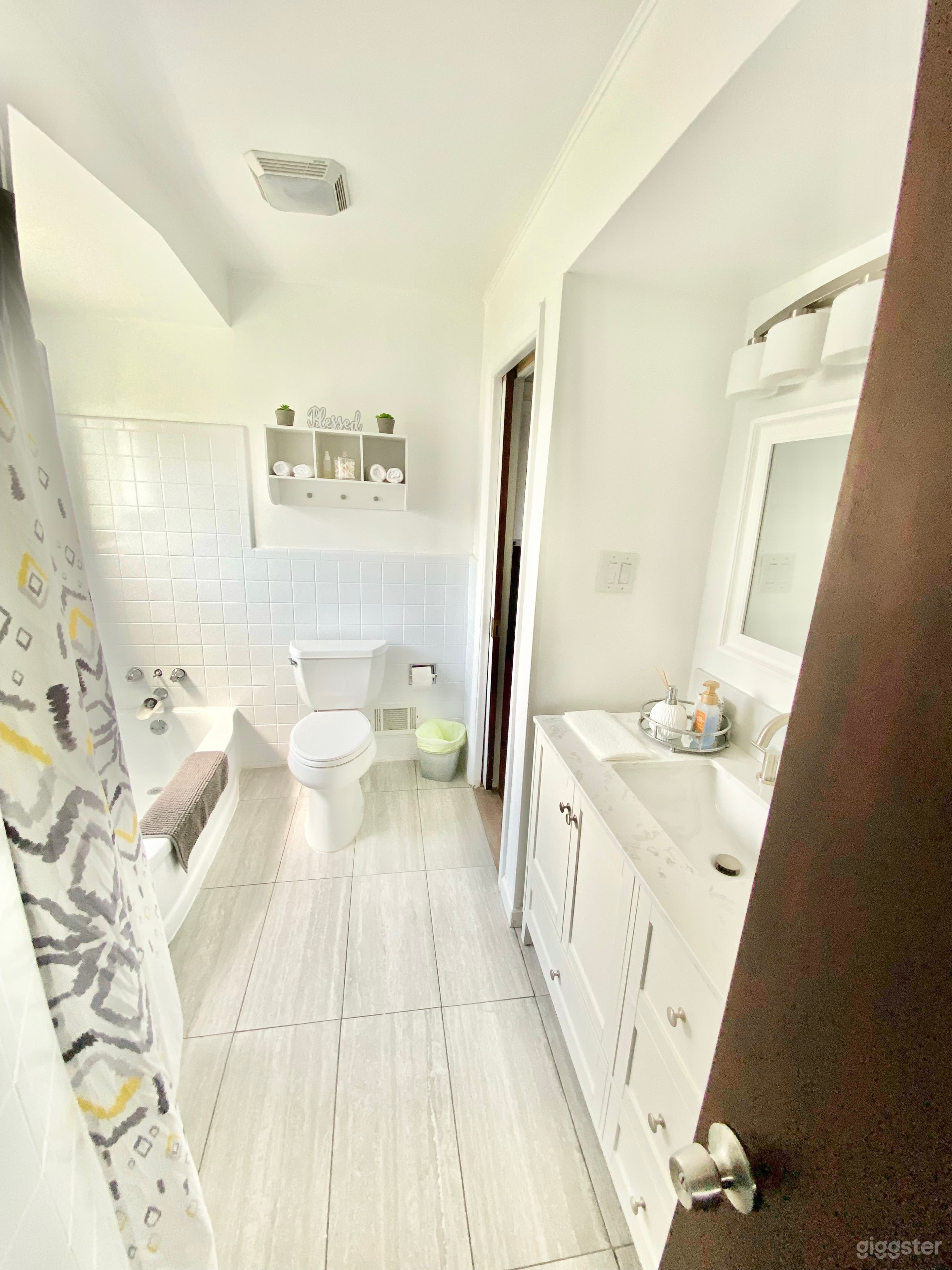 Main Bathroom with Jack and Jill design