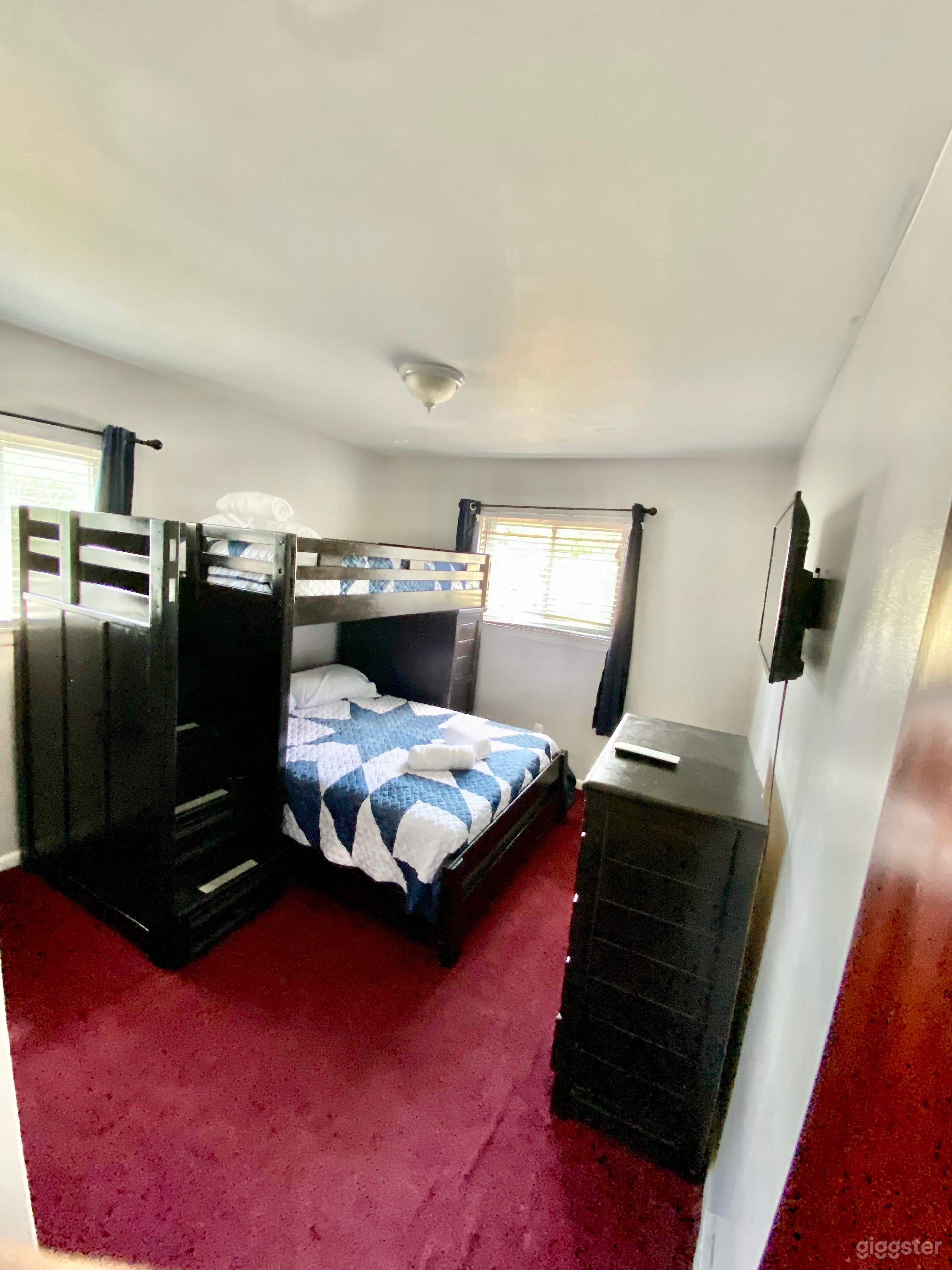 Bedroom (Full &amp; Twin)