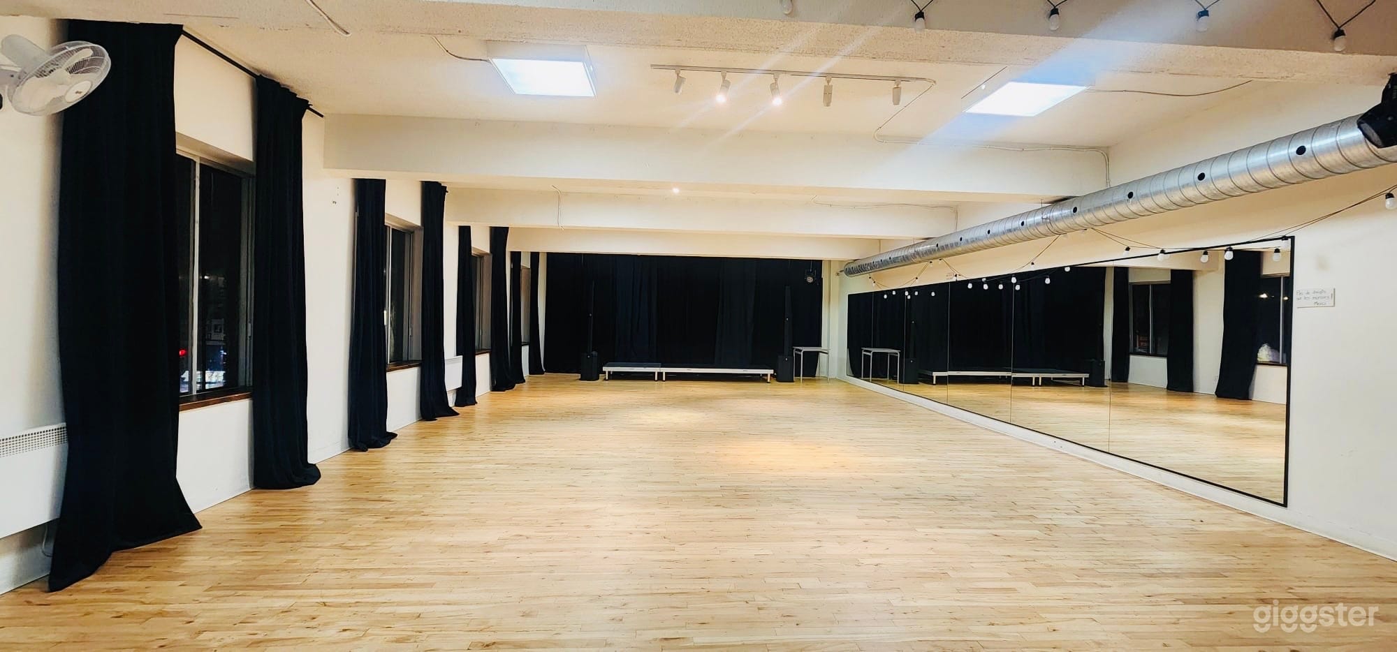 Chique and Large Dance Studio in Pleateu Montreal Photo 2