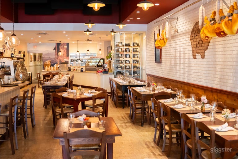  Elegant Italian Eatery in Coral Gables 