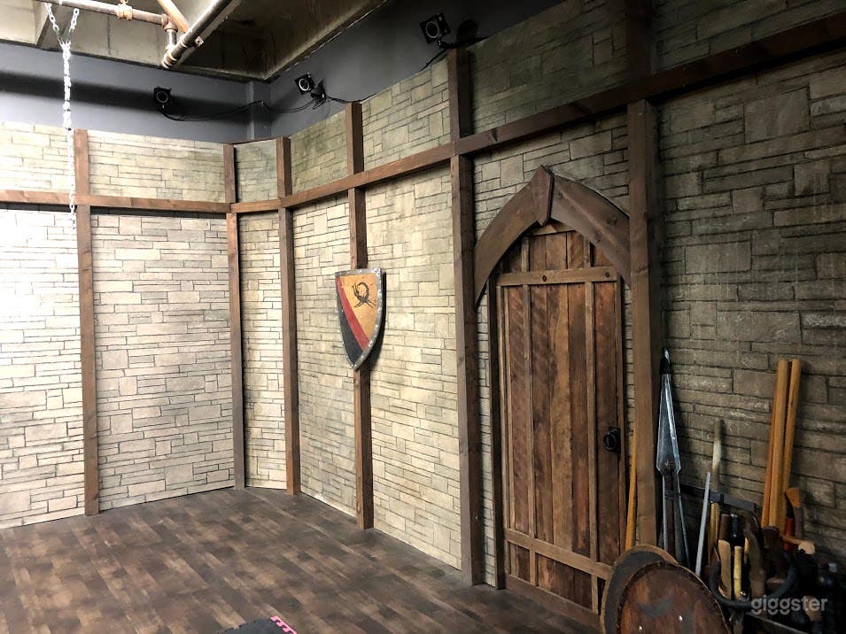 Standing Castle Wall Interior/Exterior and Screening Room Photo 4