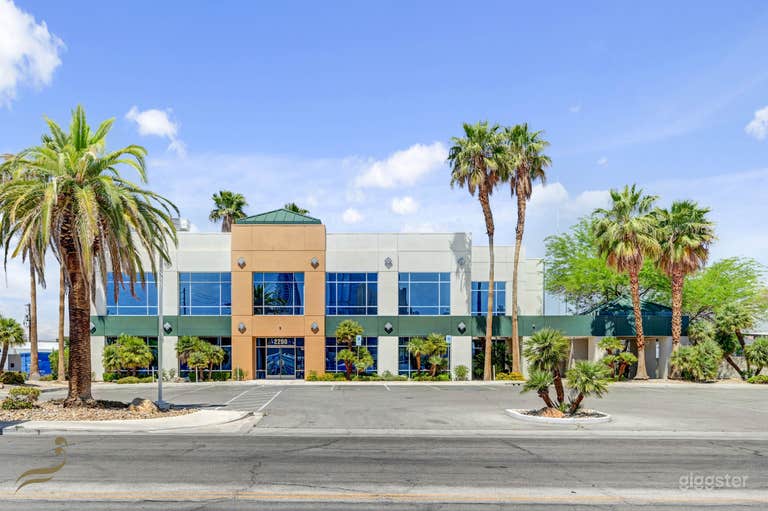  Henry Small Meeting Room – for Team Meetings & Interviews 