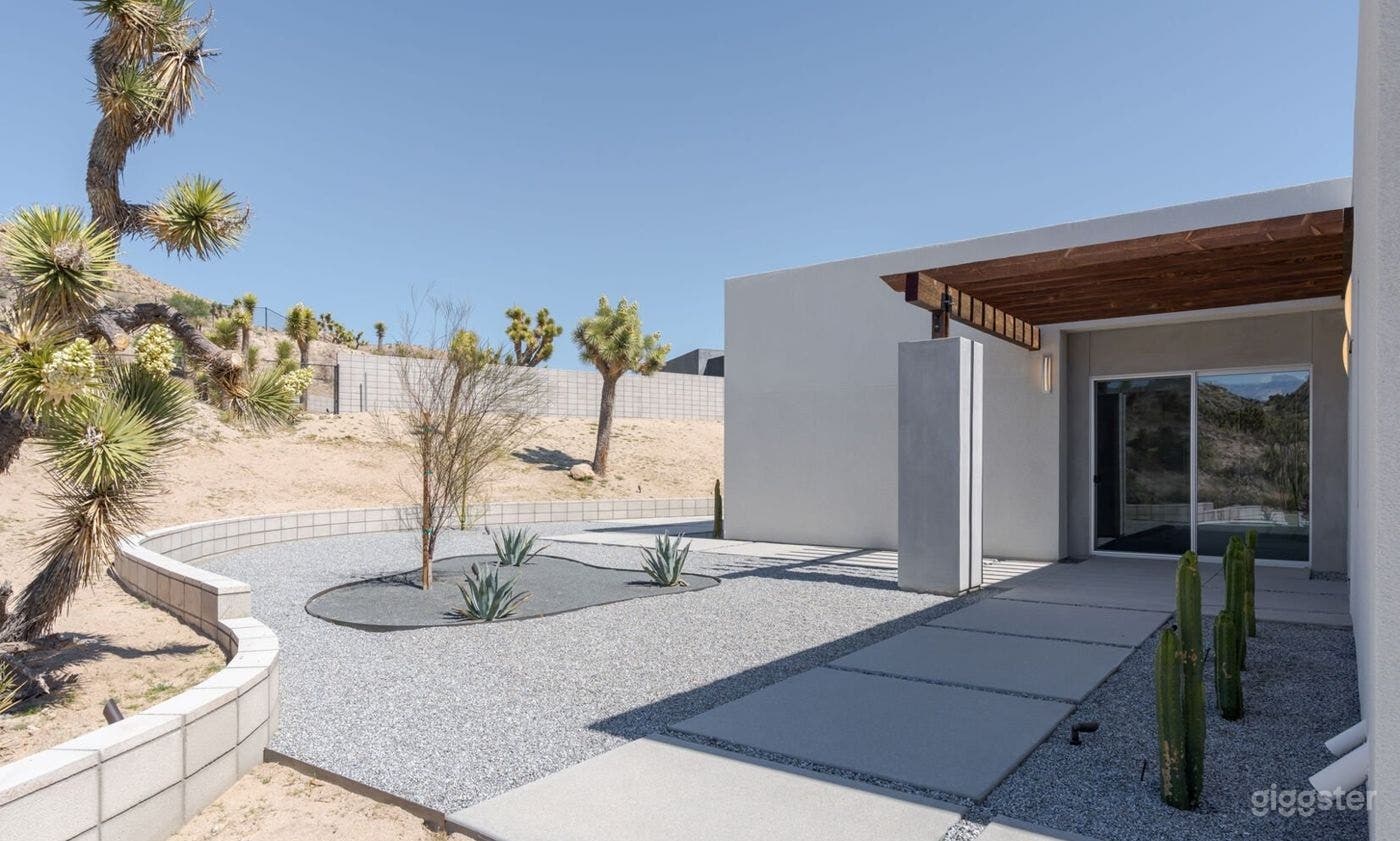 Fairway Overlook | V-Shape Outdoor Pool Photo 4