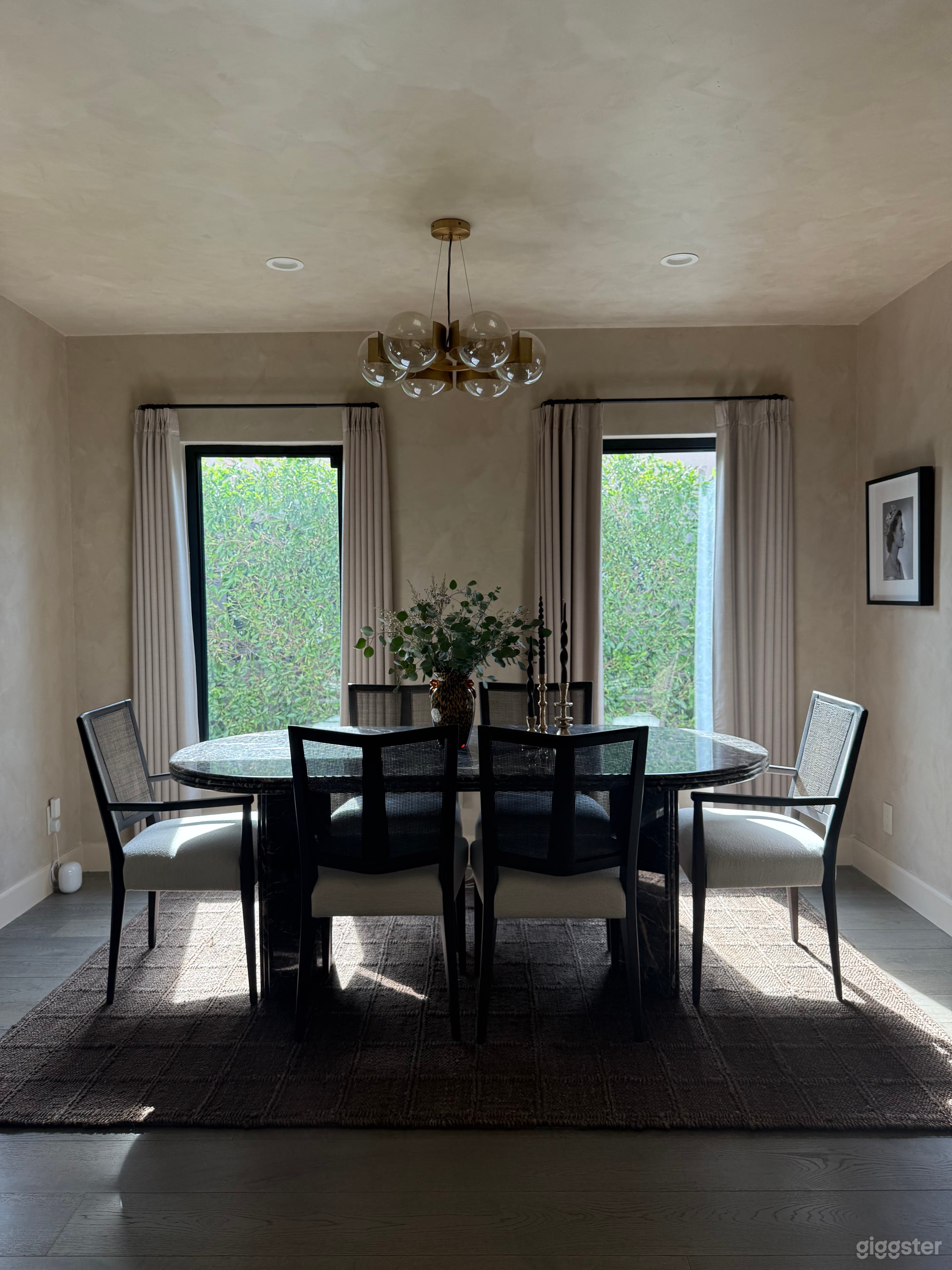 Cosy Designer Spanish Home with European Flair! Photo 3