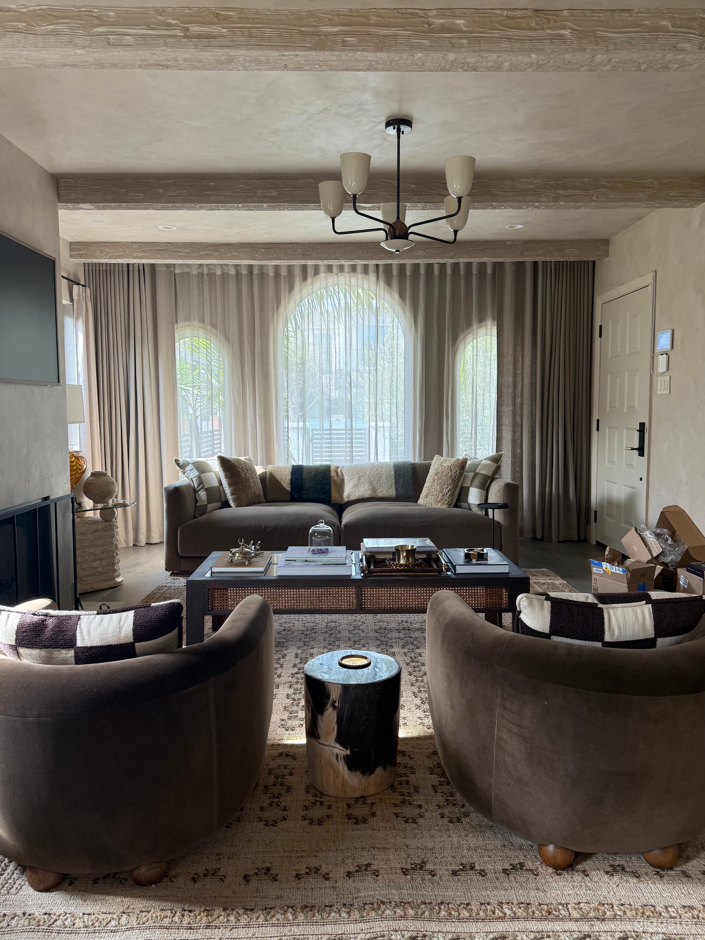 Cosy Designer Spanish Home with European Flair! Photo 1