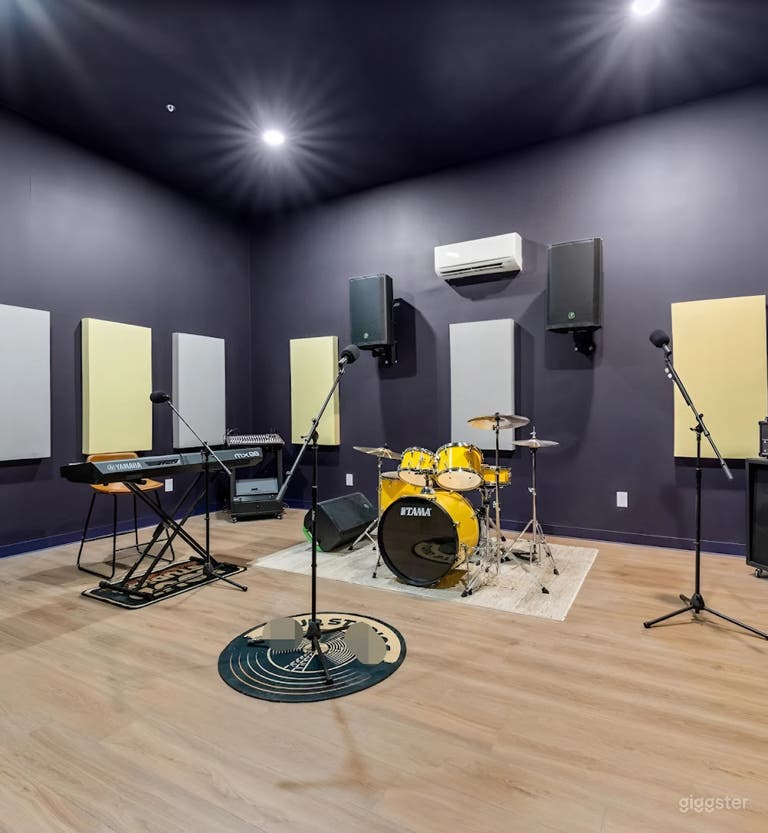  Purple Room - Rehearsal Space 