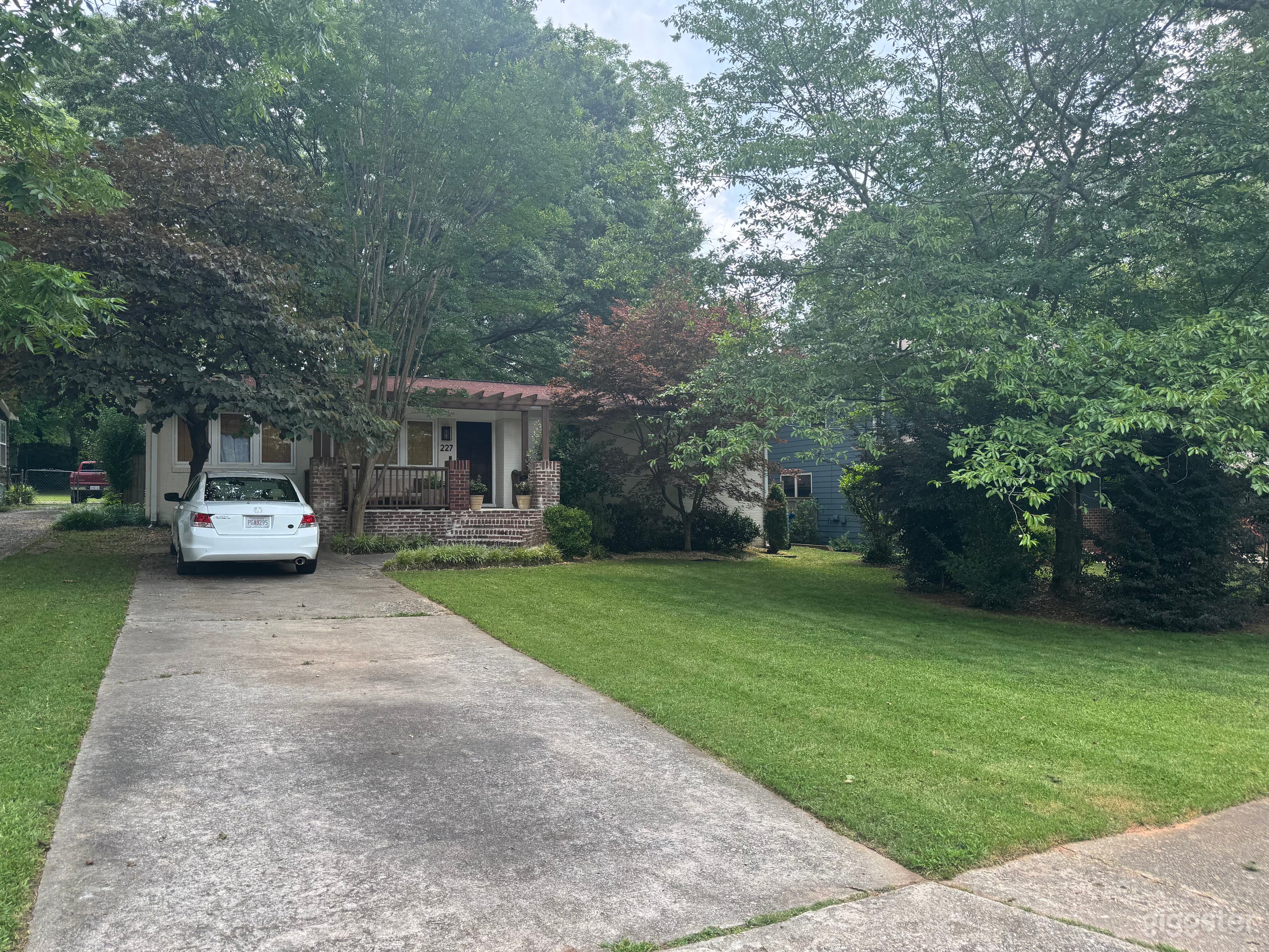 Inviting Ranch Home with Spacious Outdoors Photo 4