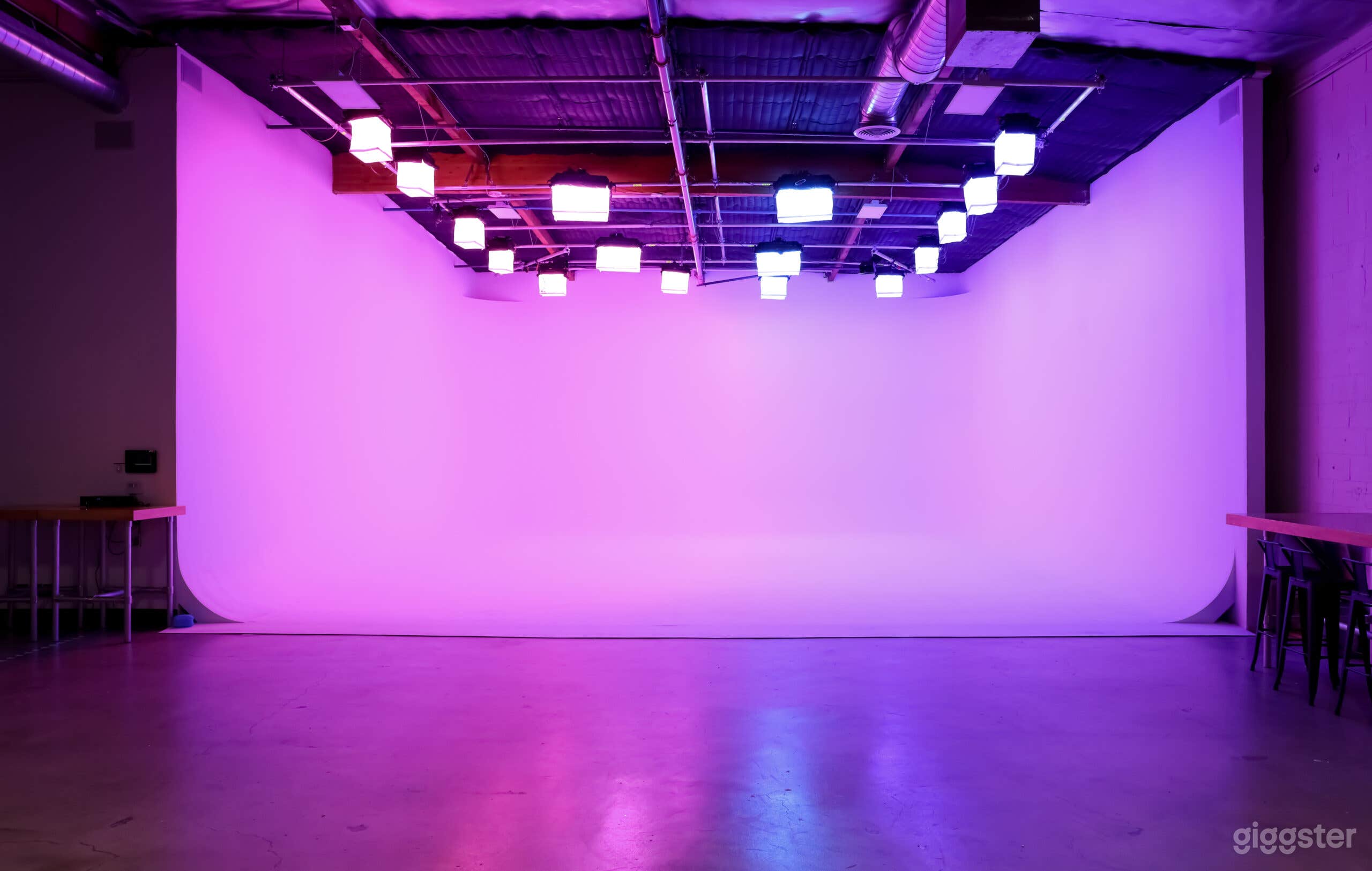 Premium 3750 square foot sound stage in Burbank Photo 1