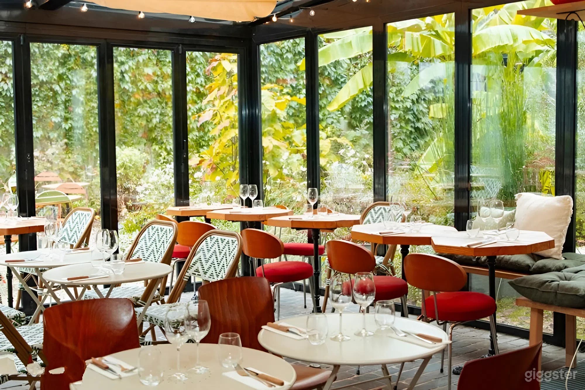 Photo de Restaurant d'inspiration méditerranéenne & espace événementiel jardin 1
