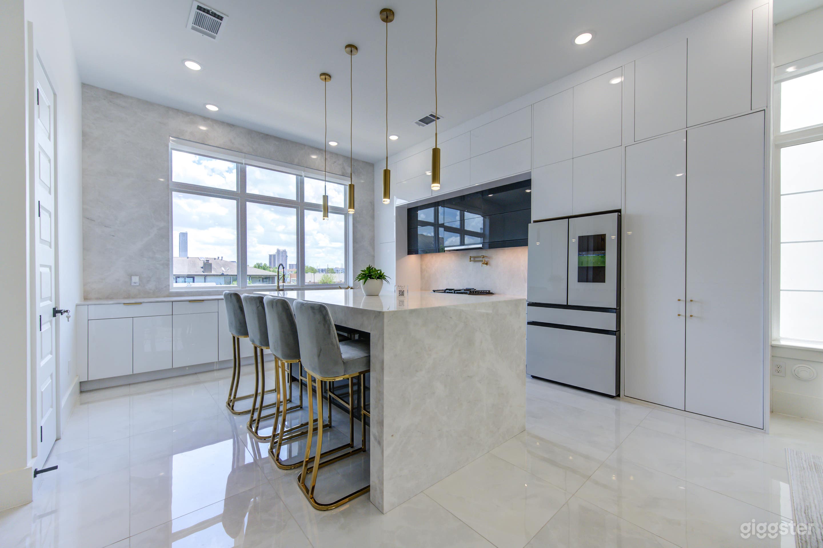 Large kitchen island seats 4