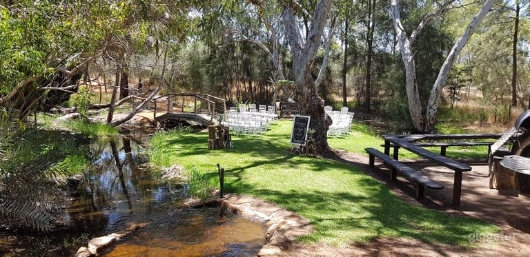  Bush Tub Garden & Pizzeria 