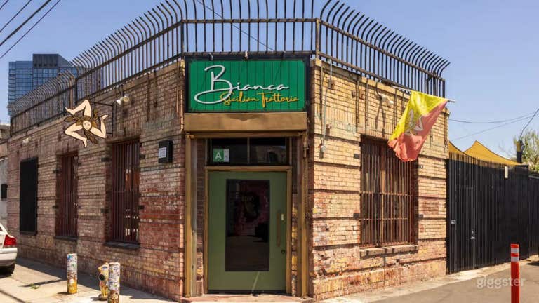  Patio de Jardín Italiano con Luces de Cuerda - Trattoria Rústica 