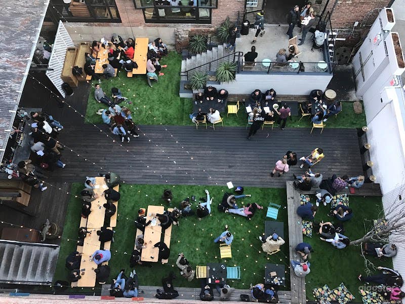 2,400 sq ft Indoor–Outdoor Venue Photo 3