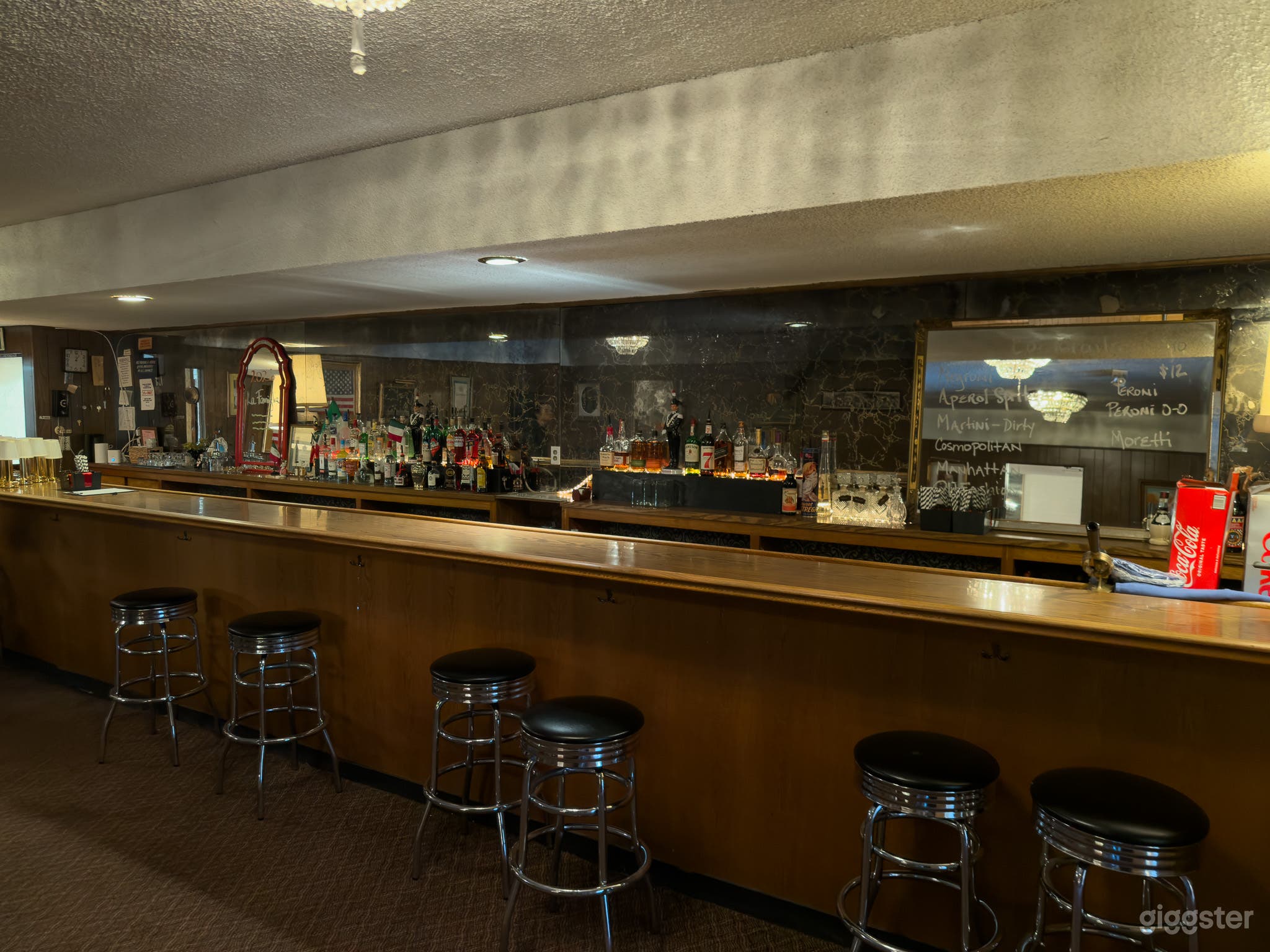 60'S BAR #311 Photo 4