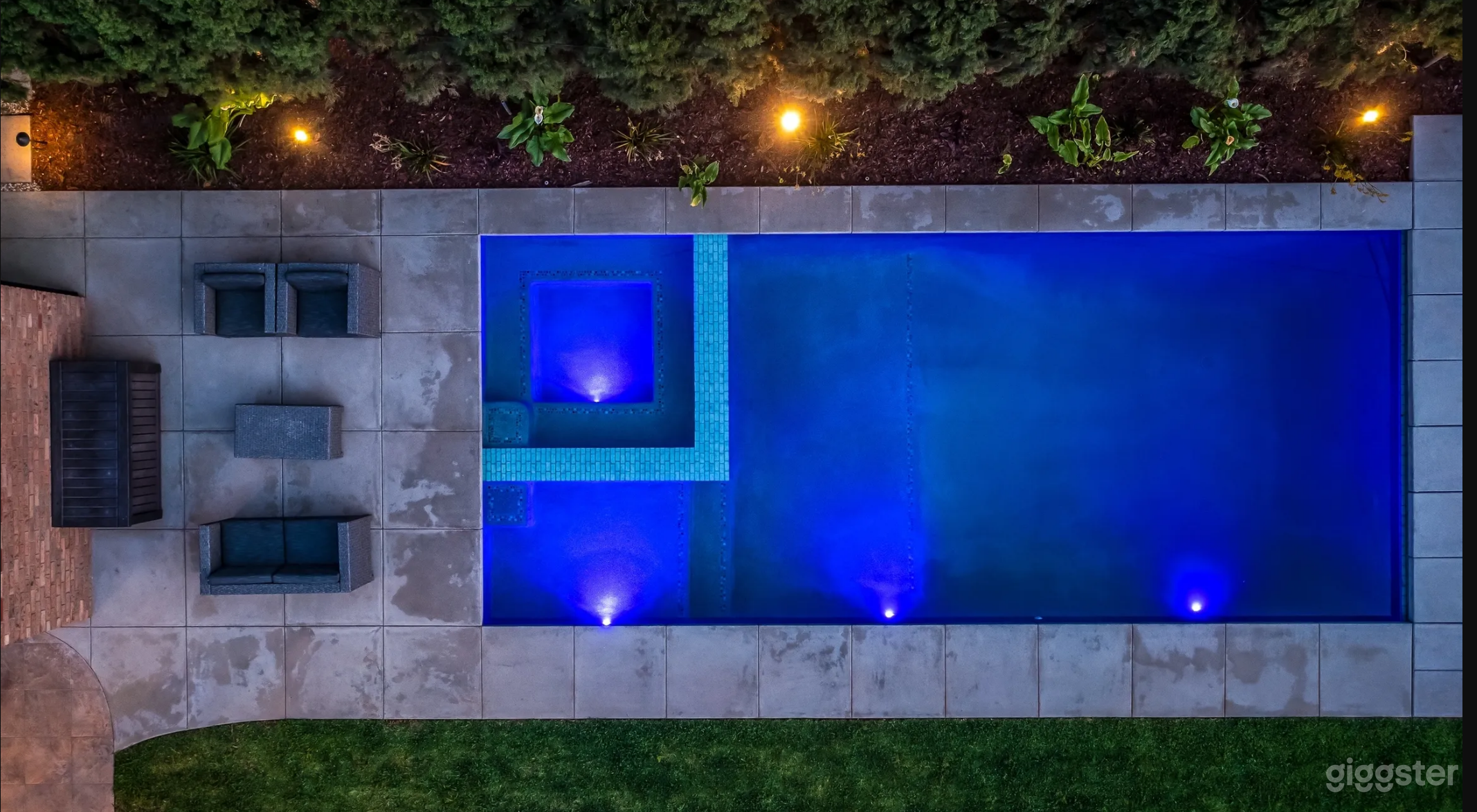 Large Backyard Saltwater Pool in Los Cerritos Photo 2