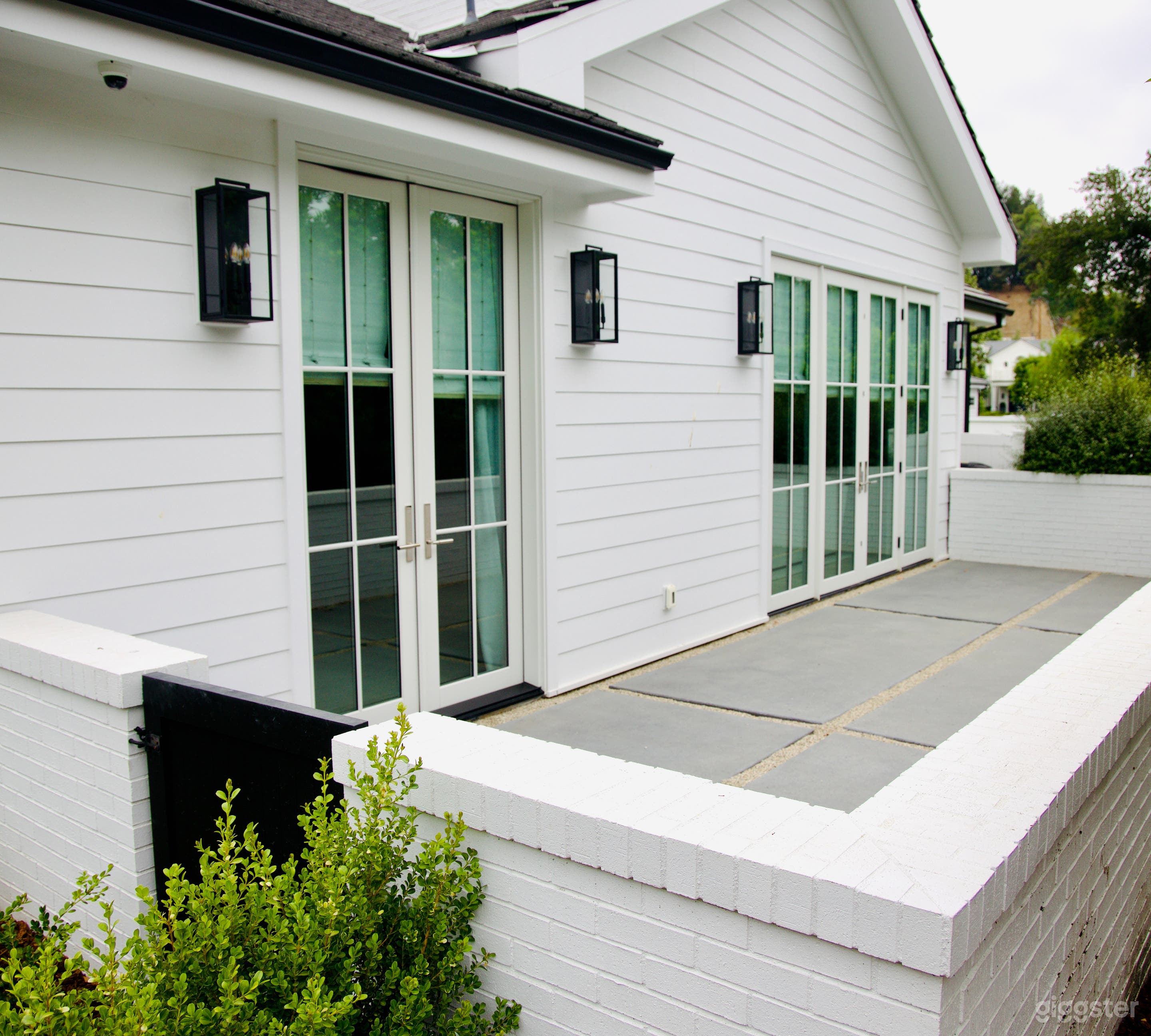 Modern Farmhouse Retreat // Hidden Hills  Photo 4