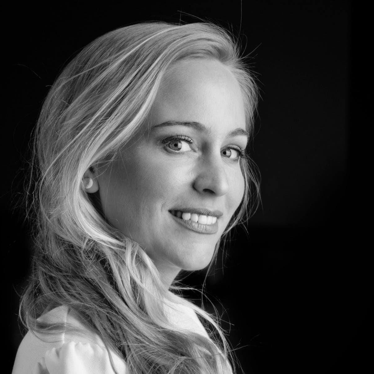 Lara W.
