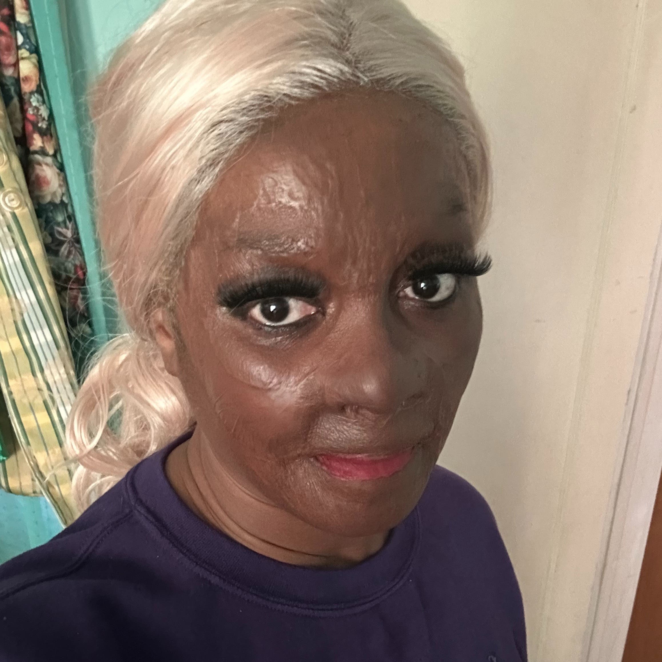 Lilian R.
