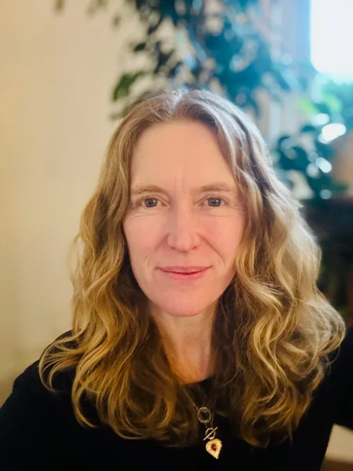 Tracey E.